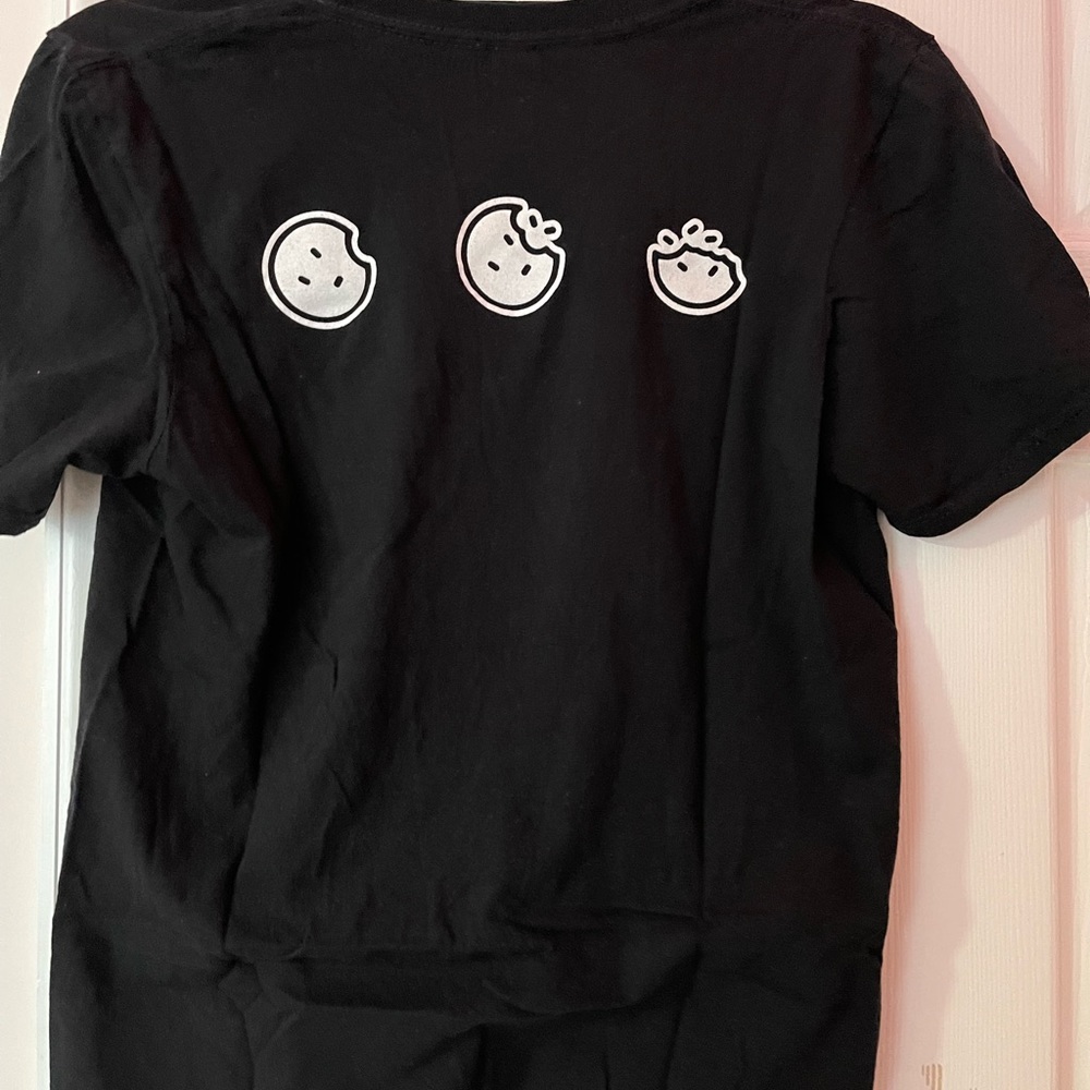 Crumbl crew tee